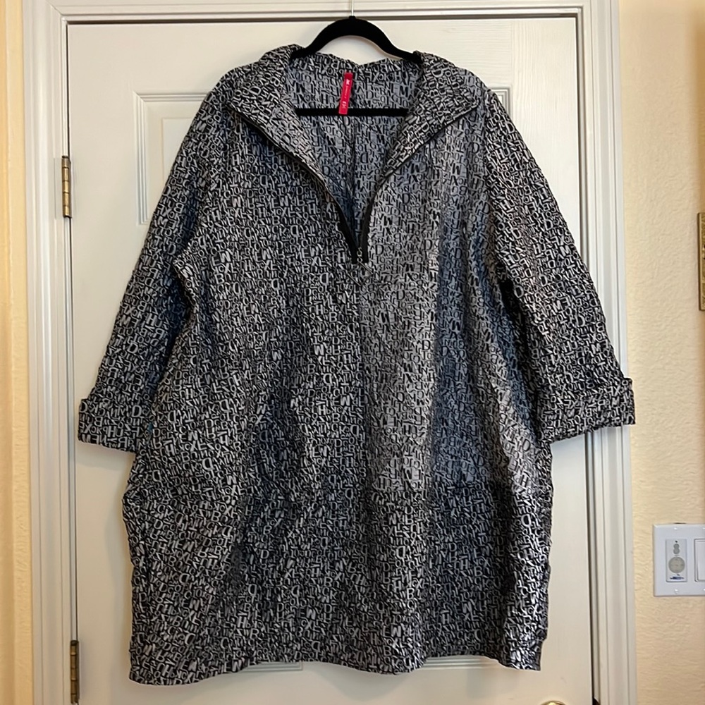 Gently used oversized tunic great for travel!